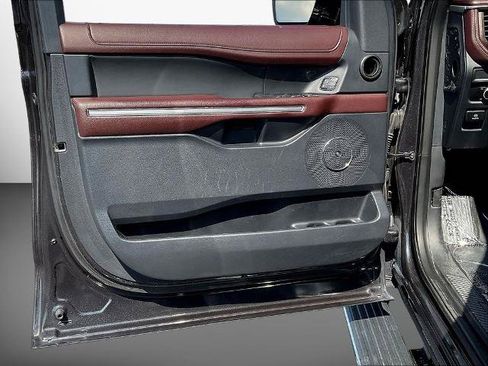 Certified 2024 Ford Expedition Limited AWD/4WD image 19