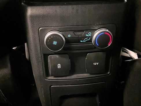 Used 2022 Ford Explorer XLT w/ Equipment Group 202A image 33