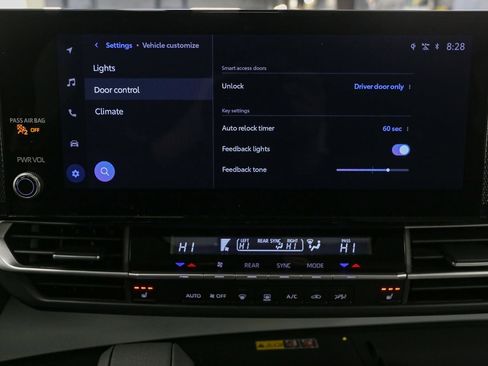 Used 2025 Toyota Sienna XLE image 30