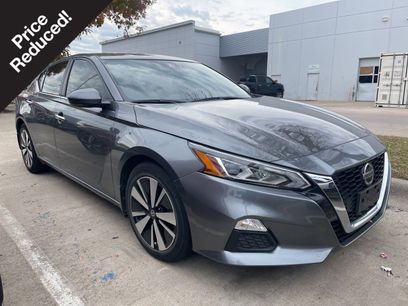 Certified 2022 Nissan Altima 2.5 SV w/ SV Premium Package