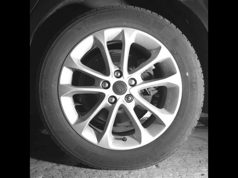 Used 2020 Ford Fusion SE FWD image 11