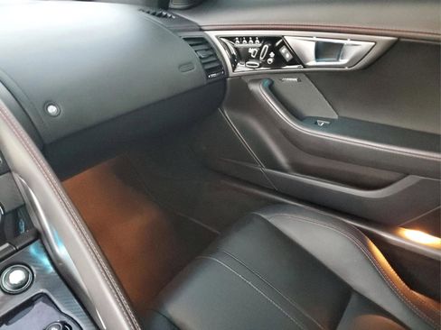 Used 2016 Jaguar F-TYPE R image 11