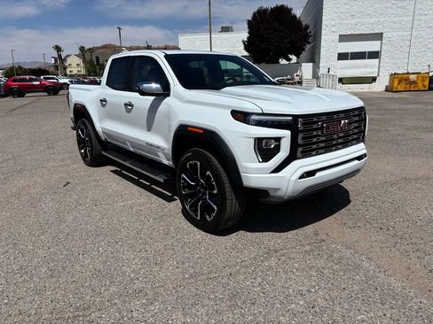 New 2025 GMC Canyon Denali image 3