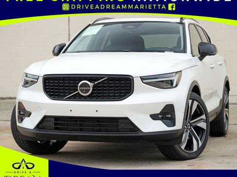 Used 2025 Volvo XC40 B5 Plus w/ Protection Package Premier AWD/4WD image 1