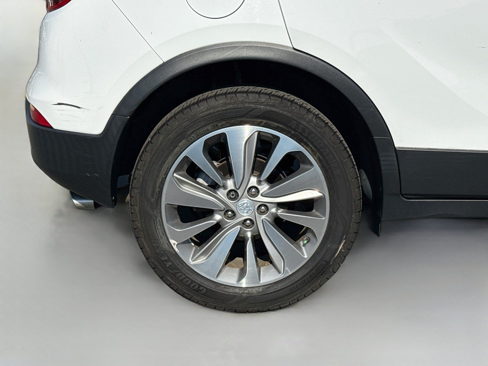 Used 2020 Buick Encore Preferred w/ Safety Package FWD image 33