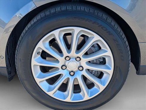 Used 2019 Land Rover Range Rover HSE image 10