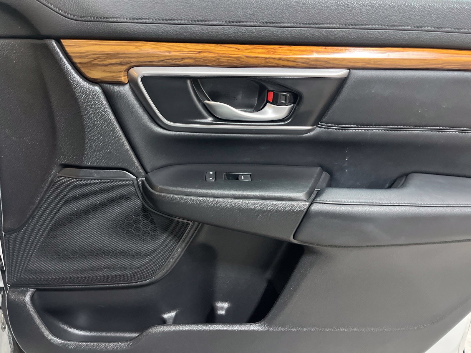 Used 2021 Honda CR-V Touring image 17