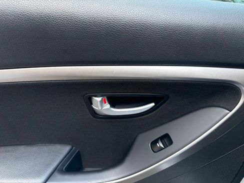 Used 2013 Hyundai Elantra GT FWD image 18