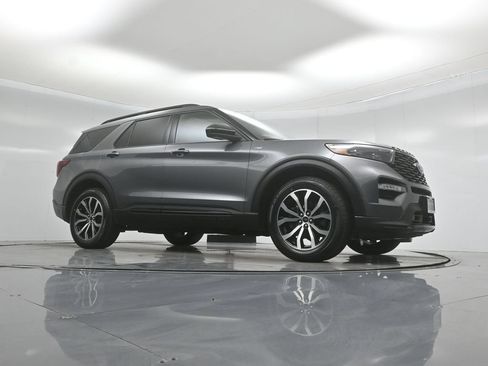 Used 2022 Ford Explorer ST-Line w/ Class IV Trailer Tow Package AWD/4WD image 48
