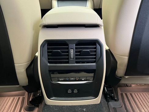 Certified 2024 BMW 330i Sedan w/ Premium Package image 9