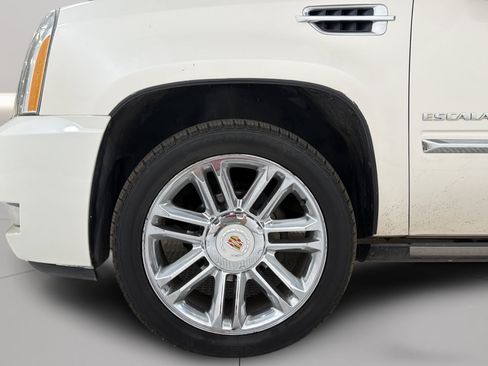 Used 2013 Cadillac Escalade Platinum AWD/4WD image 35