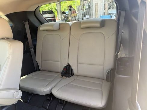 Used 2017 Hyundai Santa Fe Limited FWD image 22
