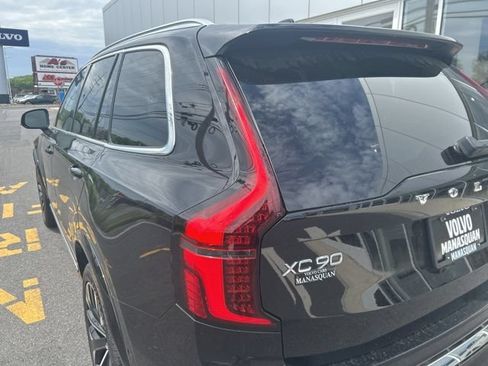 Certified 2025 Volvo XC90 B6 Plus AWD/4WD image 10