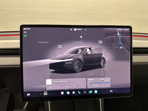 Used 2026 Tesla Model Y 2WD image 21