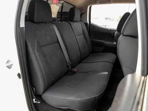 Used 2021 Toyota Tacoma SR5 w/ Trail Edition image 44