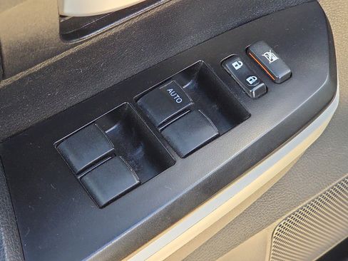 Used 2017 Toyota Tundra SR5 image 11