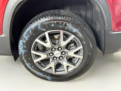 Used 2023 GMC Acadia SLT w/ Technology Package image 24