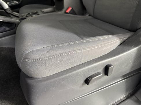 Used 2023 Nissan Frontier SV w/ Midnight Edition Package image 17