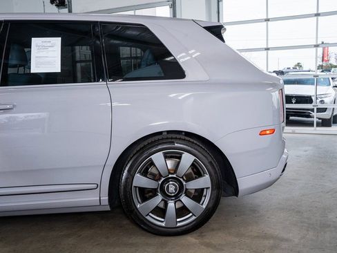 Used 2022 Rolls-Royce Cullinan image 26
