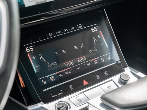 Certified 2024 Audi Q8 e-tron Premium Plus w/ Premium Plus Package AWD/4WD image 15
