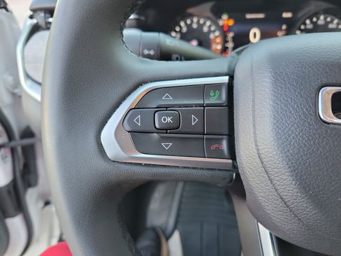 Used 2024 Jeep Compass Latitude image 22