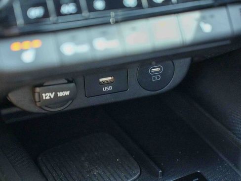 Used 2025 Hyundai Elantra N image 40