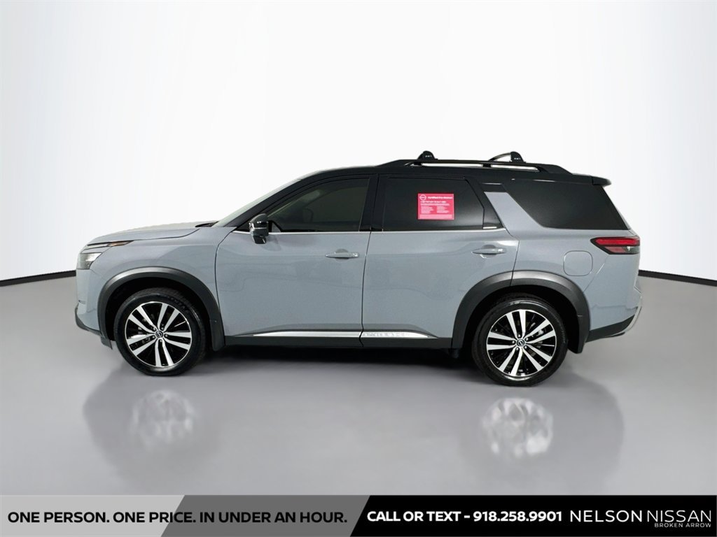 Certified 2025 Nissan Pathfinder Platinum w/ Black Appearance Package AWD/4WD image 8