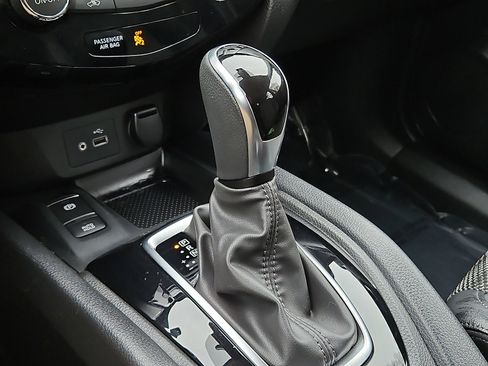 Certified 2022 Nissan Rogue Sport SV w/ Technology Package image 14