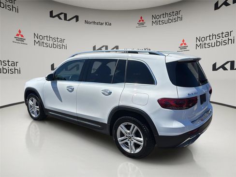 Used 2022 Mercedes-Benz GLB 250 4MATIC w/ Premium Package Lite image 3