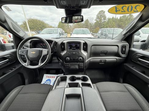 Used 2024 Chevrolet Silverado 2500 Custom w/ Custom Value Package image 14