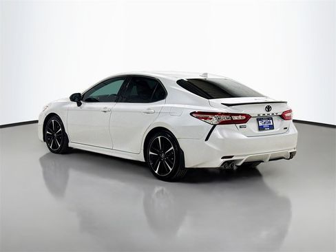 Used 2020 Toyota Camry XSE image 5