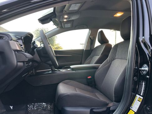 Used 2025 Toyota Camry LE image 25