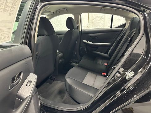 Used 2025 Nissan Sentra SV image 43