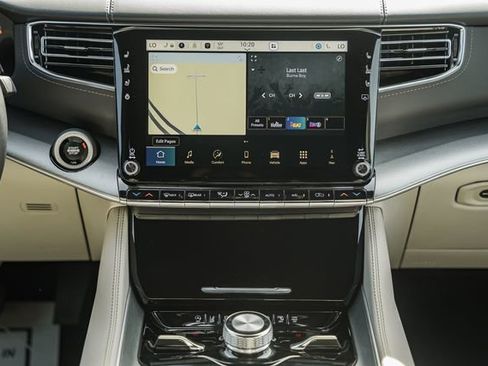 New 2026 Jeep Grand Wagoneer Limited AWD/4WD image 32