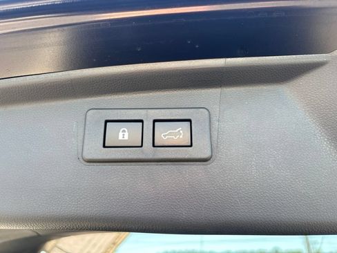 Used 2023 Subaru Outback Premium AWD/4WD image 33