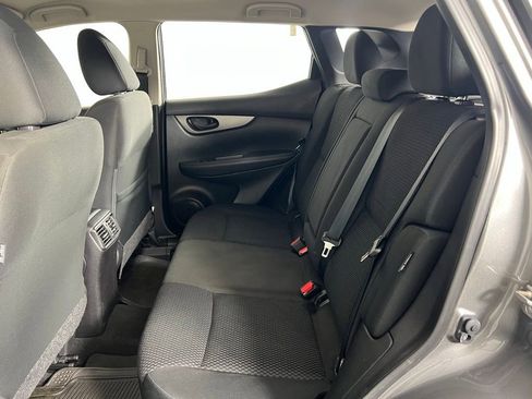 Used 2022 Nissan Rogue Sport S image 11