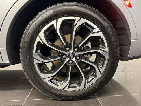 Certified 2025 Lincoln Nautilus Reserve image 7