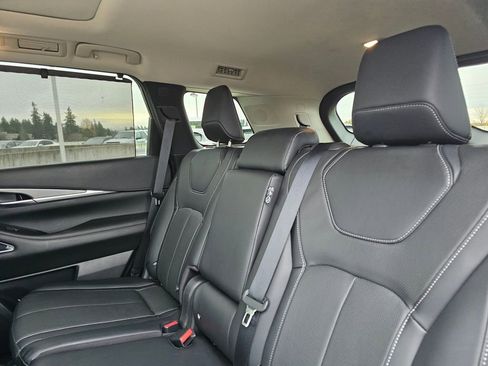 Certified 2023 INFINITI QX60 Luxe w/ Vision Package image 28