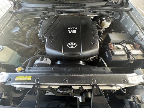 Used 2013 Toyota Tacoma PreRunner image 18