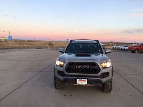 Used 2017 Toyota Tacoma TRD Pro image 8