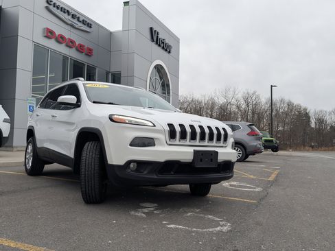 Used 2016 Jeep Cherokee Latitude w/ Safety/Convenience Group image 3