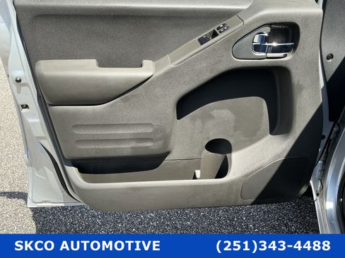 Used 2019 Nissan Frontier Desert Runner image 16