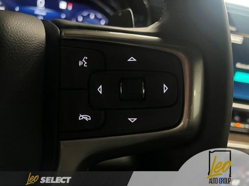 Used 2023 Chevrolet Silverado 1500 LT w/ Z71 Off-Road Package AWD/4WD image 17