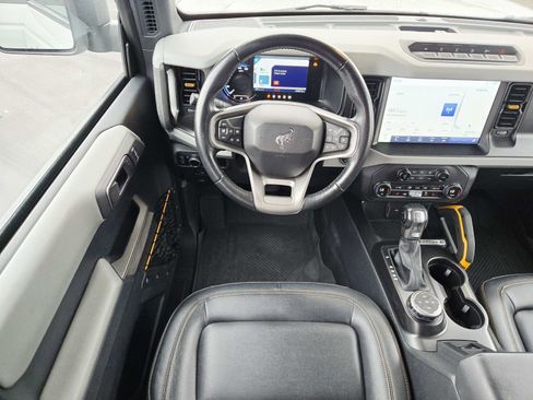 Used 2023 Ford Bronco Badlands w/ Sasquatch Package image 11