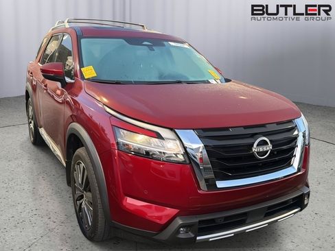 Used 2022 Nissan Pathfinder Platinum w/ Cargo Package FWD image 1