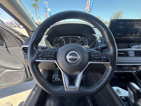 Used 2023 Nissan Altima 2.5 SL FWD image 31