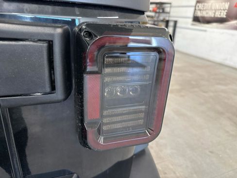 Used 2015 Jeep Wrangler Rubicon w/ Power Convenience Group AWD/4WD image 63