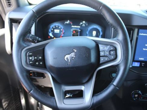 Used 2025 Ford Bronco Badlands AWD/4WD image 16