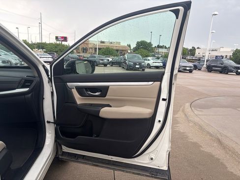 Used 2018 Honda CR-V LX image 20