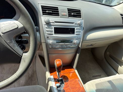 Used 2010 Toyota Camry XLE FWD image 18